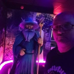 Meet your Posher, Raymond